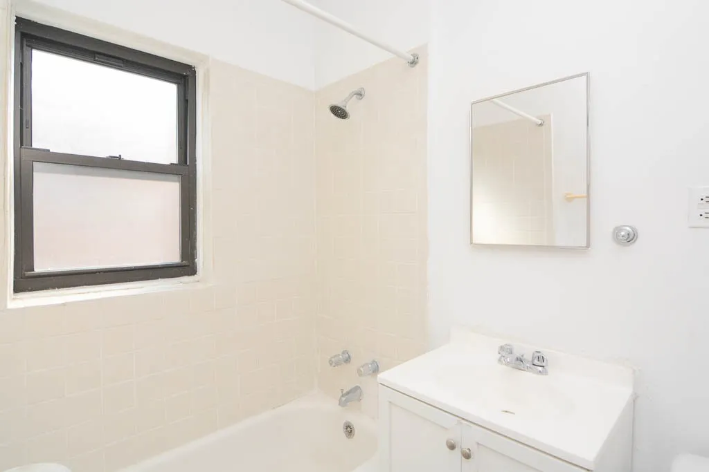 929 W Sunnyside Ave, ,  60640, USA 60640-unit#3S-Chicago-IL