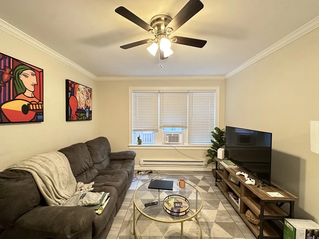 839 W Cornelia Ave, ,  60657, USA 60657-unit#1S-Chicago-IL