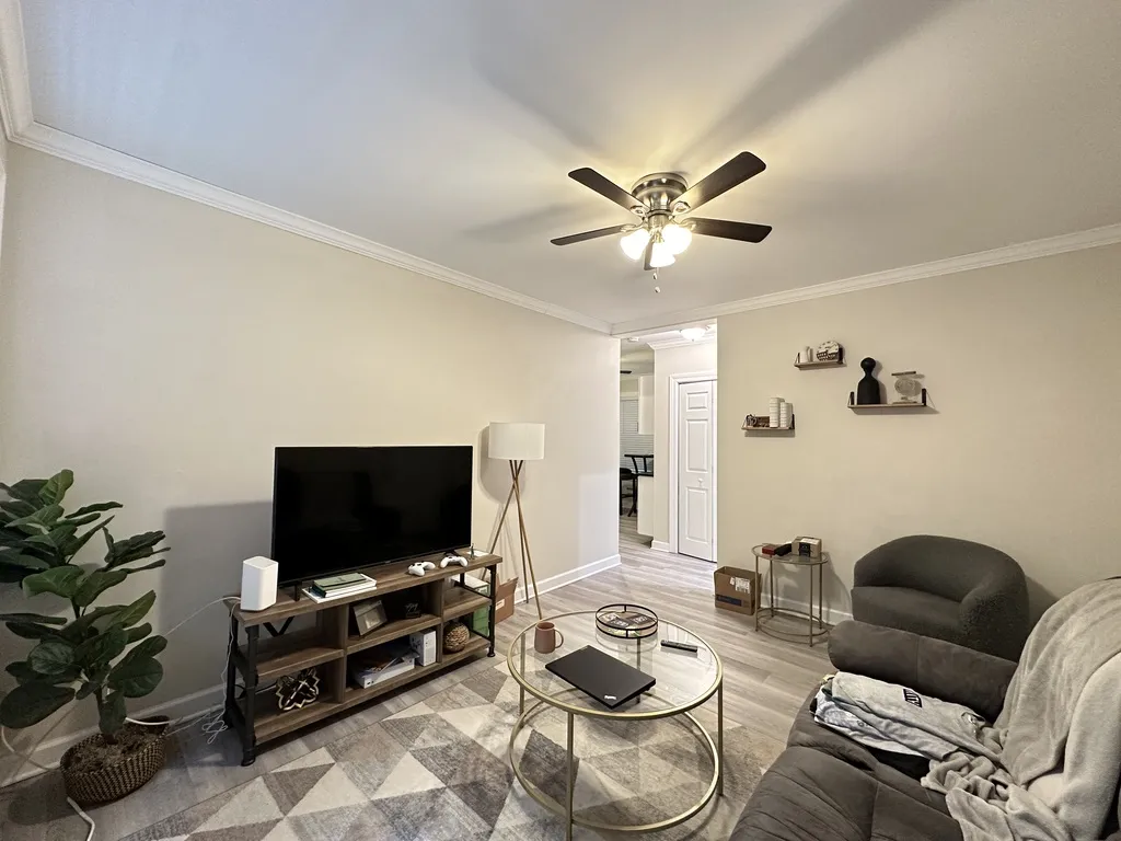 839 W Cornelia Ave, ,  60657, USA 60657-unit#1S-Chicago-IL