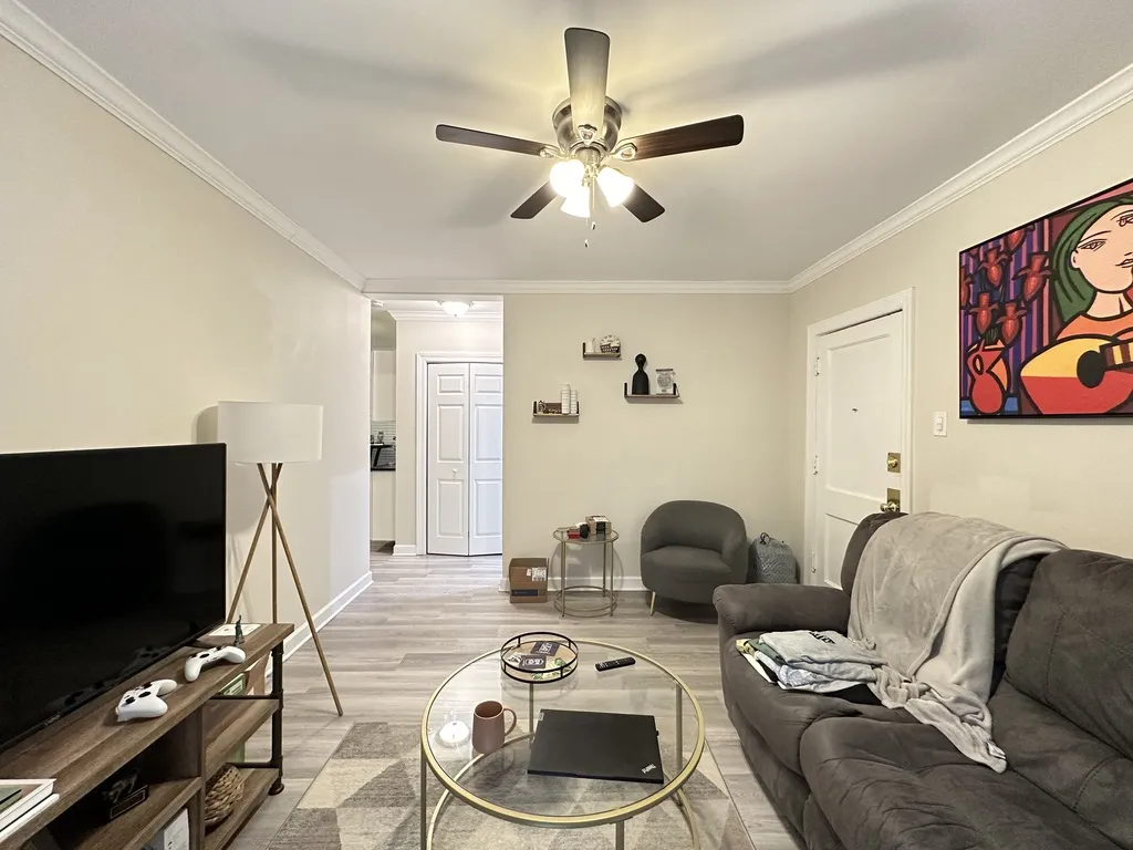 839 W Cornelia Ave, ,  60657, USA 60657-unit#1S-Chicago-IL