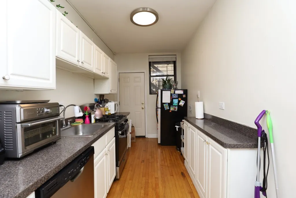 724 W Roscoe St, ,  60657, USA 60657-unit#2N-Chicago-IL