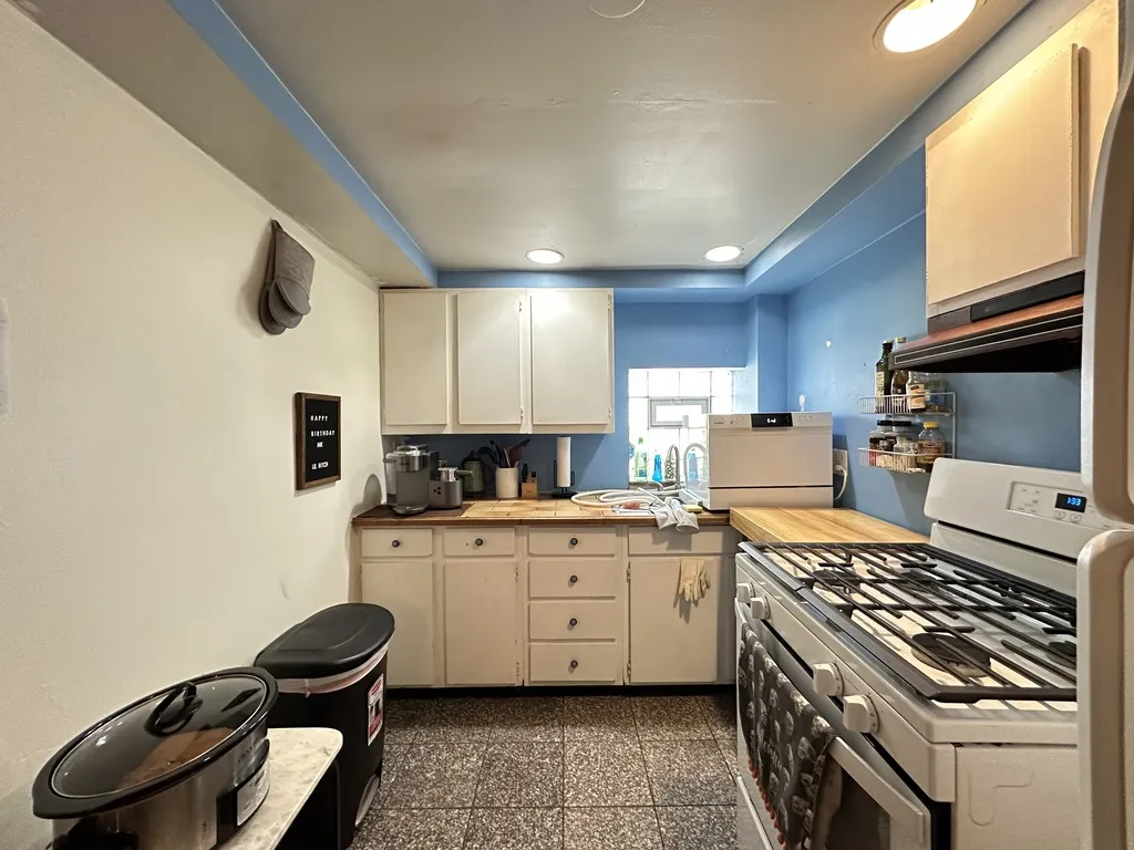 2341 N Leavitt St, , 60647, USA 60647-unit#CH-Chicago-IL