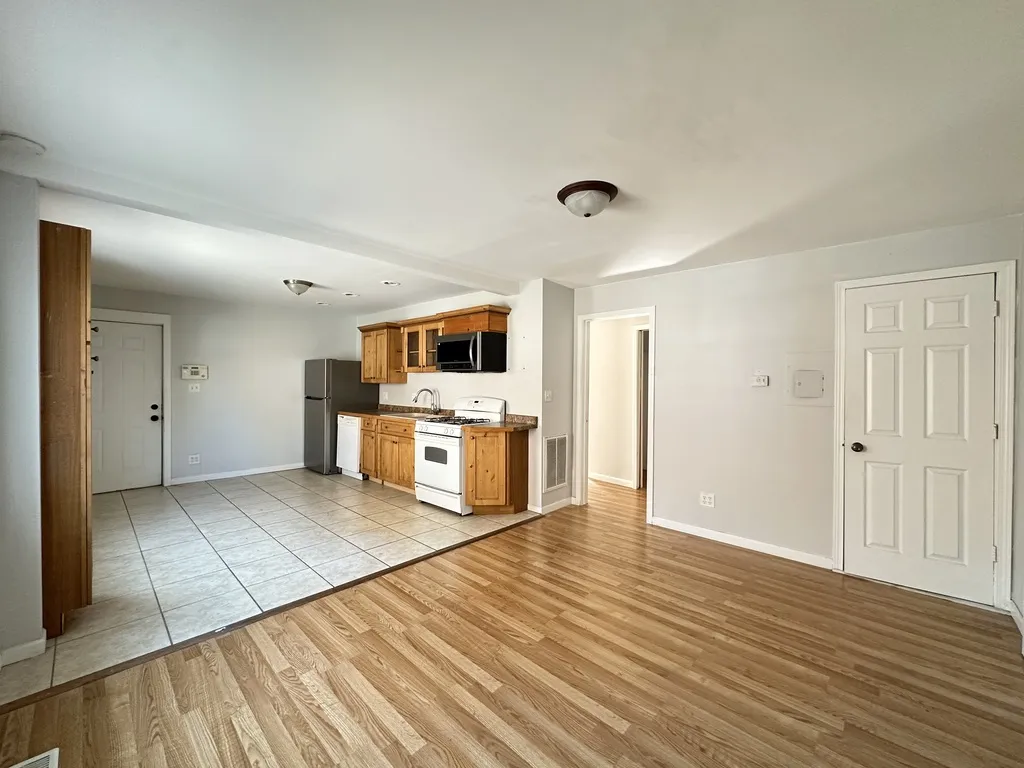 2458 N Clybourn Ave, , 60614, USA 60614-unit#1R-Chicago-IL