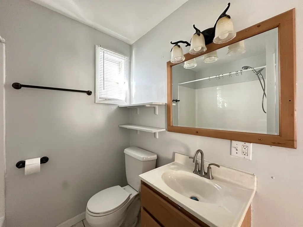 2458 N Clybourn Ave, , 60614, USA 60614-unit#1R-Chicago-IL