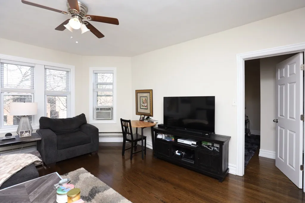 3823 N Greenview Ave, , 60613, USA 60613-unit#3W-Chicago-IL