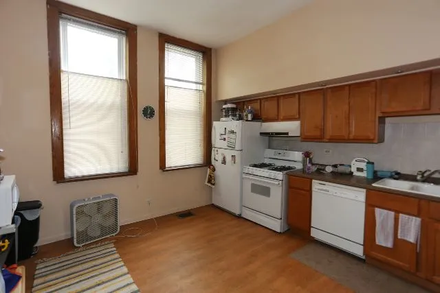 2057 W Roscoe St, , 60618, USA 60618-unit#1-Chicago-IL