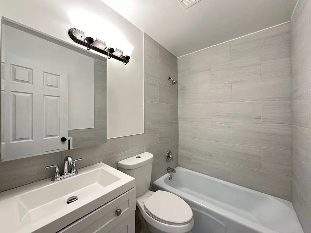 3825 N Pine Grove Ave, , 60613, USA 60613-unit#210-Chicago-IL