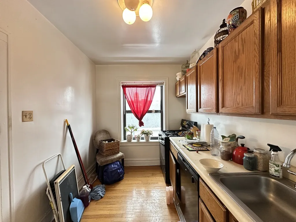 1913 W Larchmont Ave, ,  60613, USA 60613-unit#3A-Chicago-IL