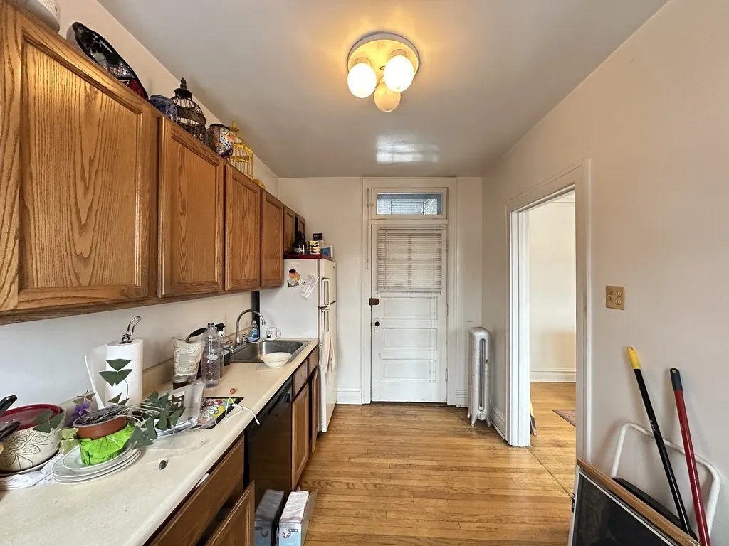 1913 W Larchmont Ave, ,  60613, USA 60613-unit#3A-Chicago-IL