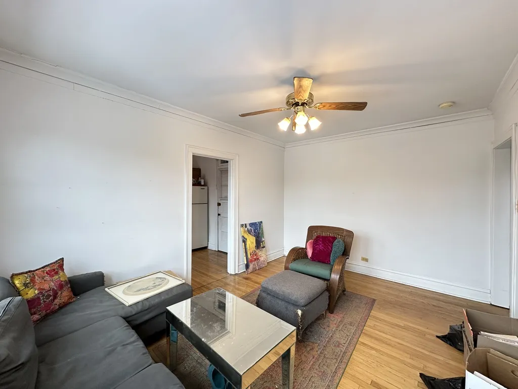 1913 W Larchmont Ave, ,  60613, USA 60613-unit#3A-Chicago-IL