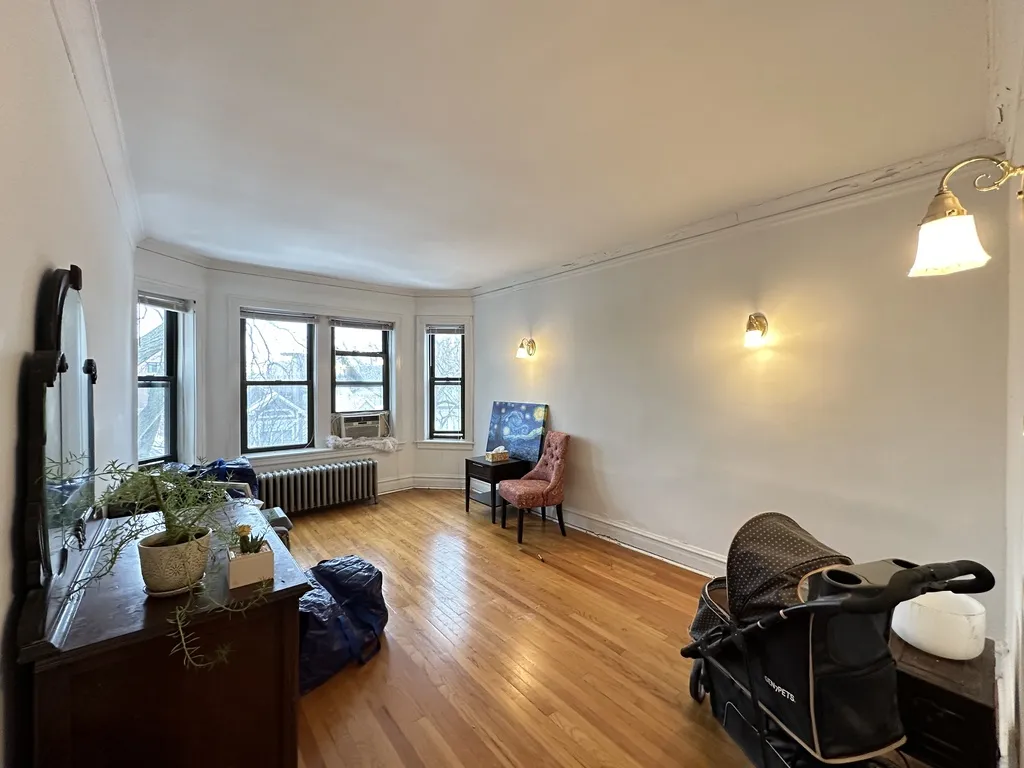 1913 W Larchmont Ave, ,  60613, USA 60613-unit#3A-Chicago-IL