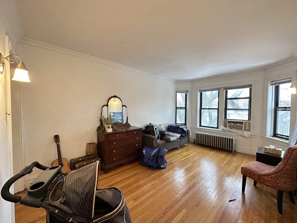 1913 W Larchmont Ave, ,  60613, USA 60613-unit#3A-Chicago-IL