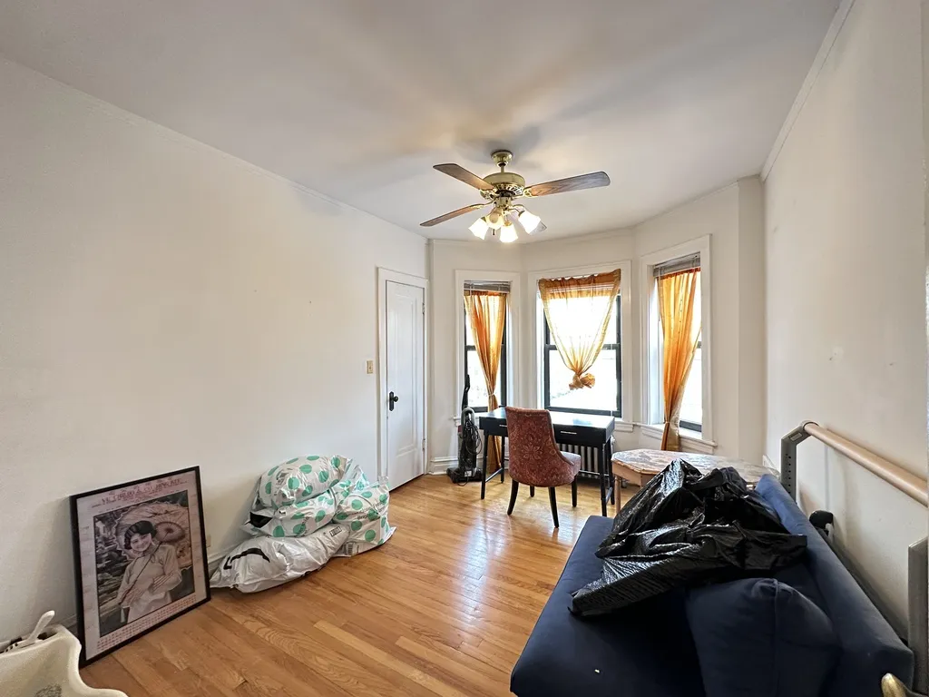 1913 W Larchmont Ave, ,  60613, USA 60613-unit#3A-Chicago-IL