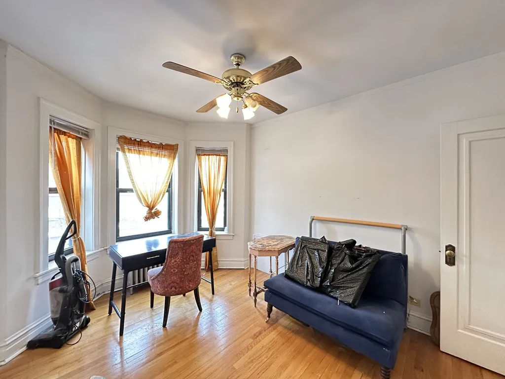 1913 W Larchmont Ave, ,  60613, USA 60613-unit#3A-Chicago-IL