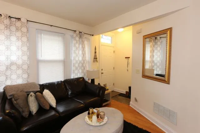 1738 W Altgeld St, ,  60614, USA 60614-unit#1F-Chicago-IL
