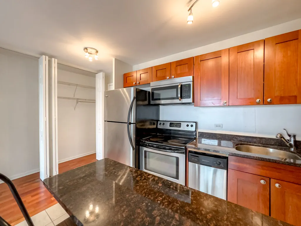 4180 N Marine Dr, ,  60613, USA 60613-unit#1612-Chicago-IL