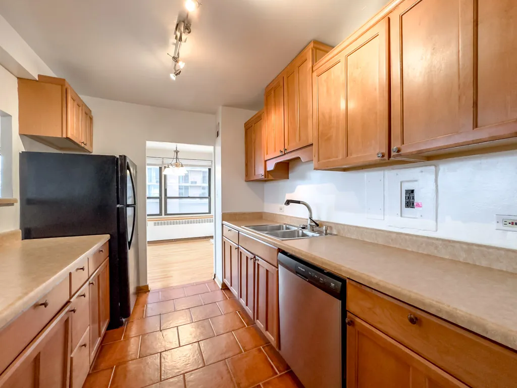 4180 N Marine Dr, ,  60613, USA 60613-unit#405-Chicago-IL