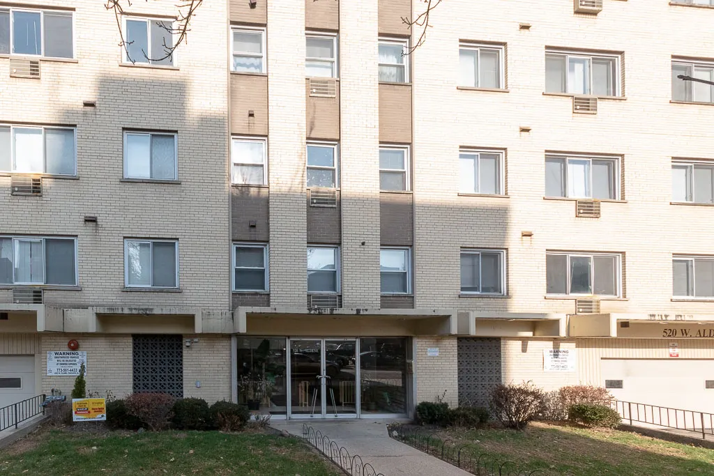 520 W Aldine Ave, , 60657, USA 60657-unit#306-Chicago-IL