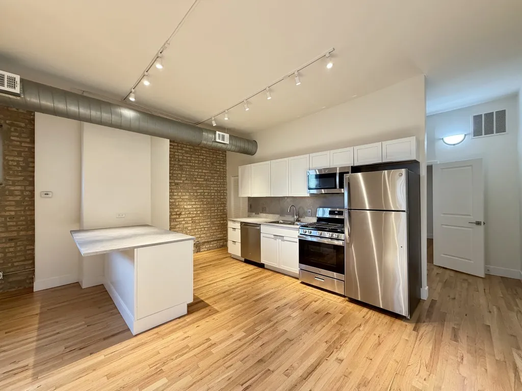 3138 N Lincoln Ave, ,  60657, USA 60657-unit#1R-Chicago-IL