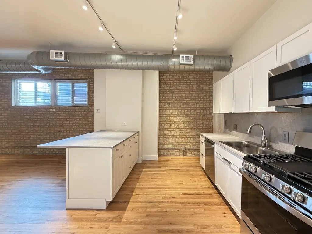 3138 N Lincoln Ave, ,  60657, USA 60657-unit#1R-Chicago-IL