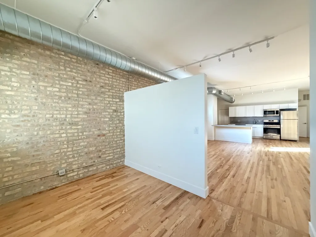 3138 N Lincoln Ave, ,  60657, USA 60657-unit#1R-Chicago-IL