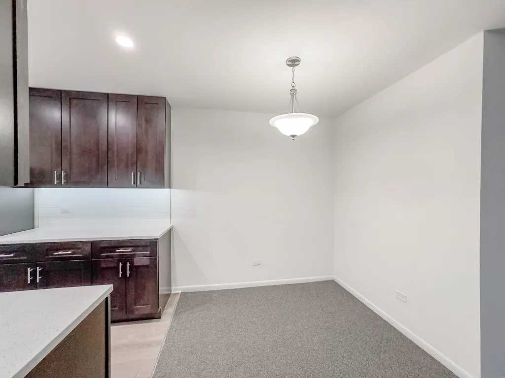 520 W Aldine Ave, , 60657, USA 60657-unit#207-Chicago-IL