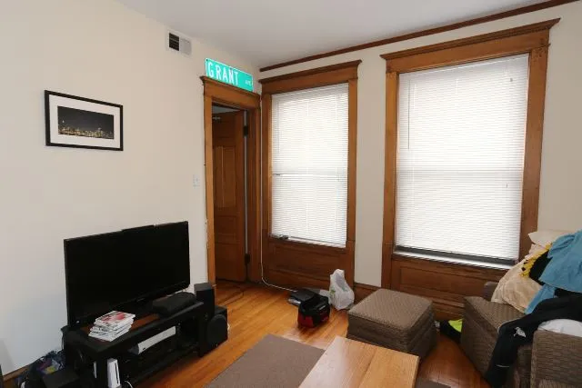 1358 W Barry Ave, ,  60657, USA 60657-unit#2W-Chicago-IL