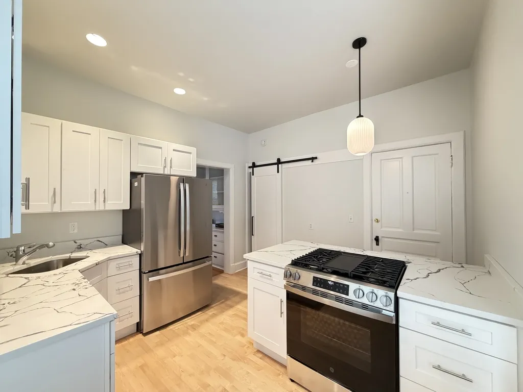 1111 W Roscoe St, ,  60657, USA 60657-unit#1-Chicago-IL