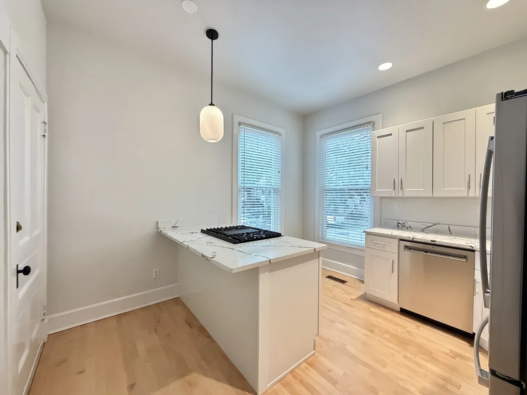 1111 W Roscoe St, ,  60657, USA 60657-unit#1-Chicago-IL
