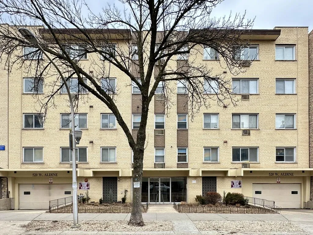 520 W Aldine Ave, , 60657, USA 60657-unit#512-Chicago-IL