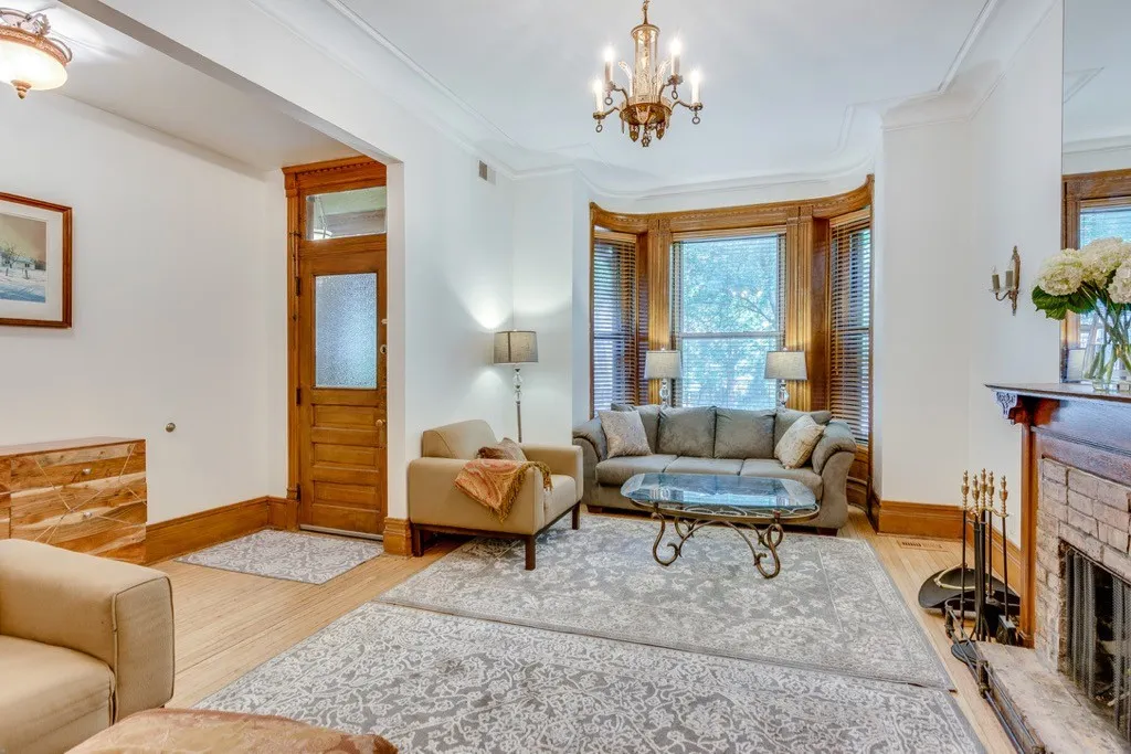 931 W Newport Ave, ,  60657, USA 60657-unit#1-Chicago-IL