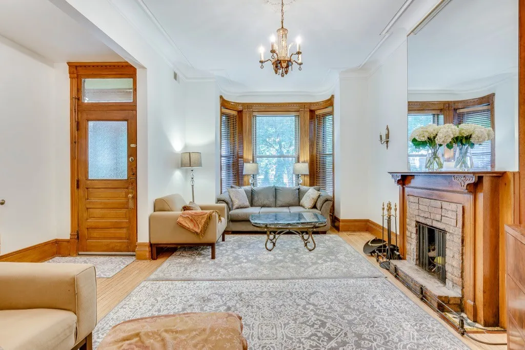 931 W Newport Ave, ,  60657, USA 60657-unit#1-Chicago-IL