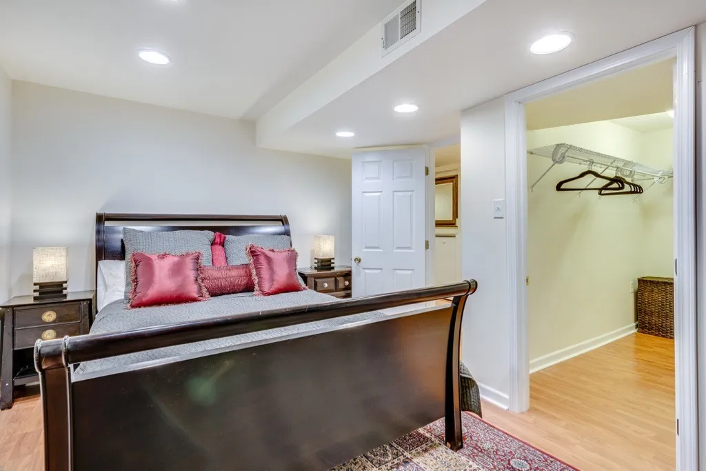 931 W Newport Ave, ,  60657, USA 60657-unit#1-Chicago-IL