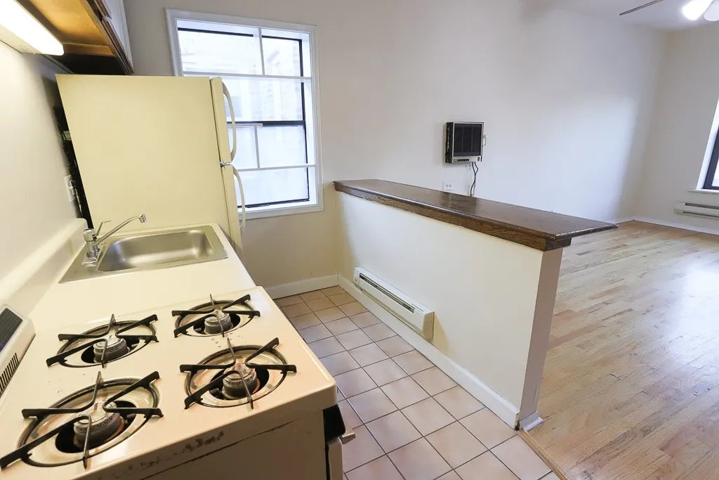 823 W Cornelia Ave, ,  60657, USA 60657-unit#318-Chicago-IL