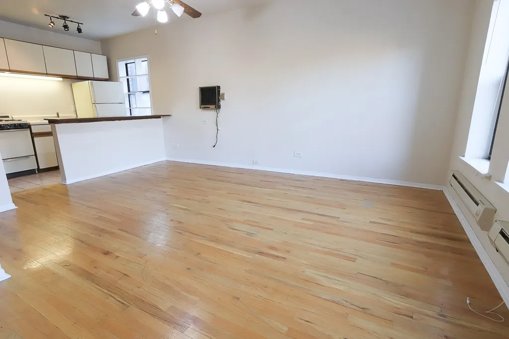823 W Cornelia Ave, ,  60657, USA 60657-unit#318-Chicago-IL