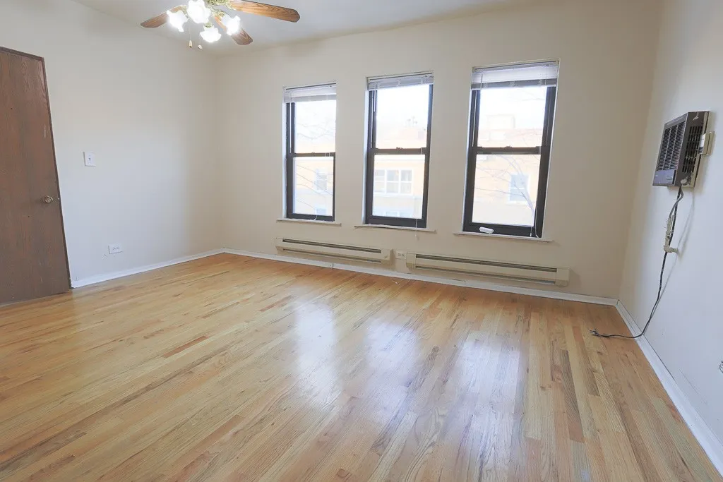 823 W Cornelia Ave, ,  60657, USA 60657-unit#318-Chicago-IL