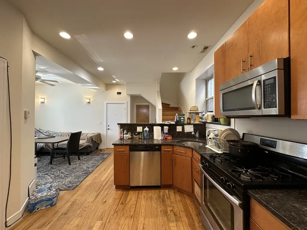 2835 N Damen Ave, , 60618, USA 60657-unit#2R-Chicago-IL