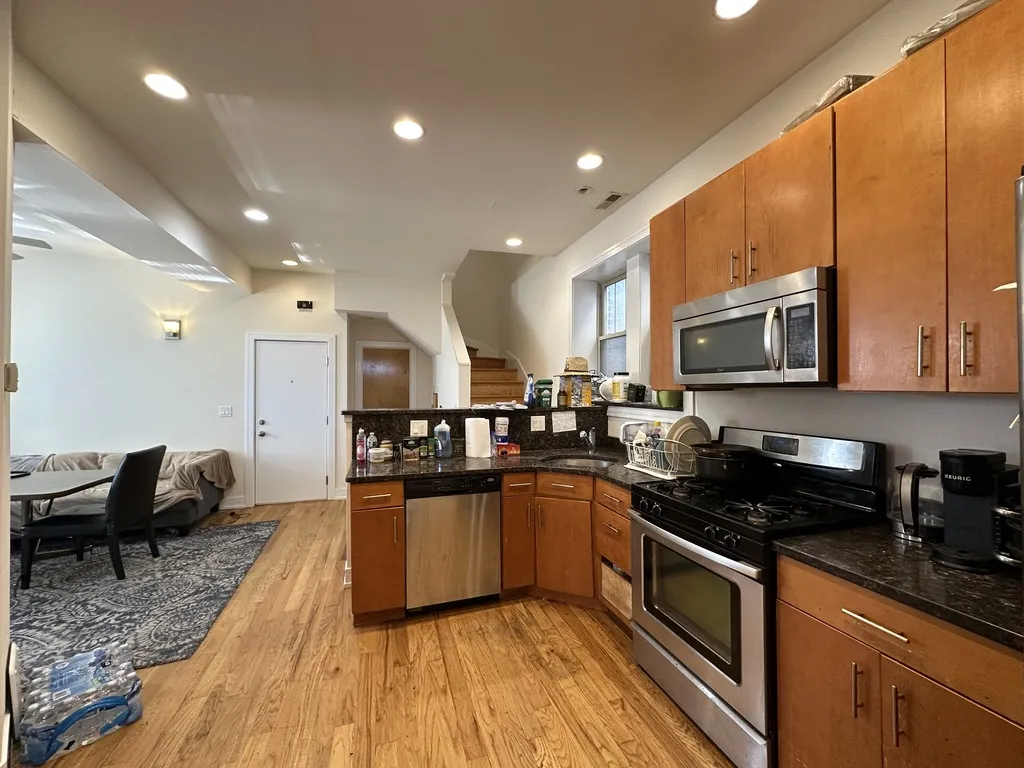 2835 N Damen Ave, , 60618, USA 60657-unit#2R-Chicago-IL