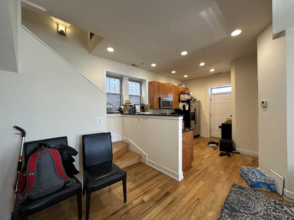 2835 N Damen Ave, , 60618, USA 60657-unit#2R-Chicago-IL