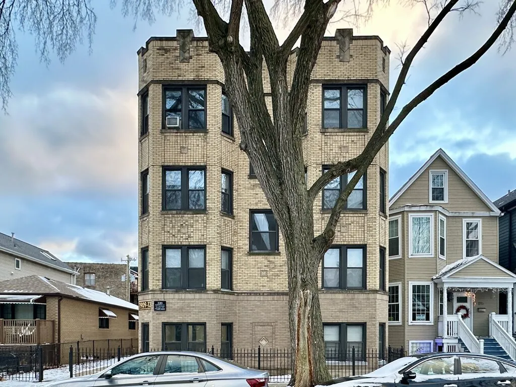 1911 W Larchmont Ave, , 60613, USA 60613-unit#3B-Chicago-IL