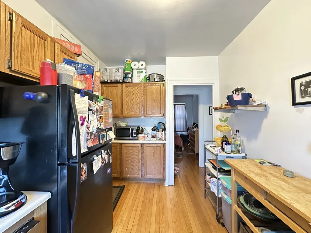 1911 W Larchmont Ave, ,  60613, USA 60613-unit#3B-Chicago-IL