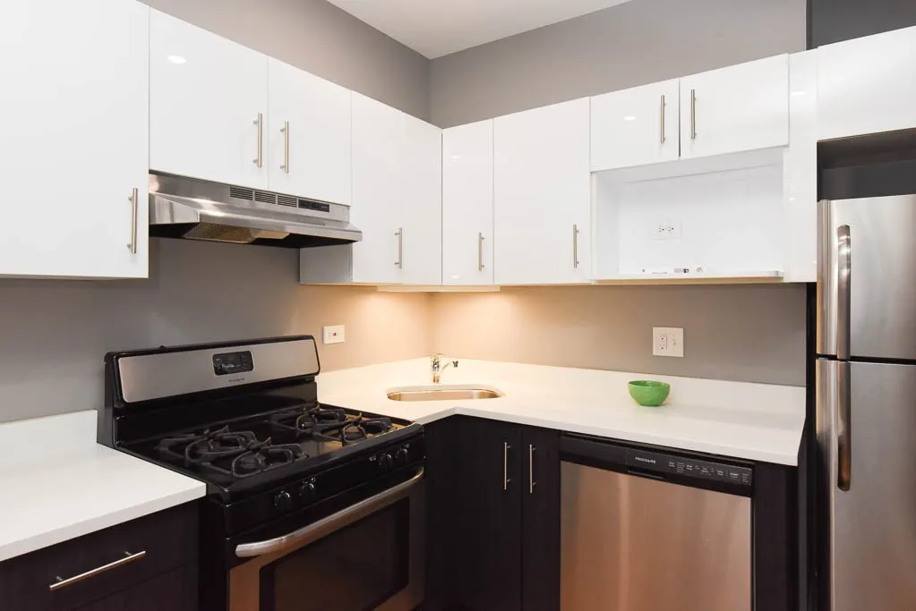 629 W Cornelia Ave, , 60657, USA 60657-unit#2S-Chicago-IL