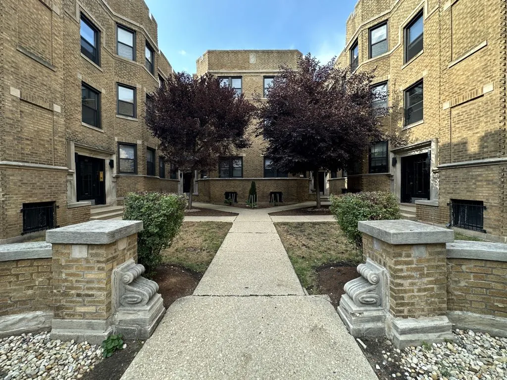 633 W Cornelia Ave, , 60657, USA 60657-unit#1W-Chicago-IL