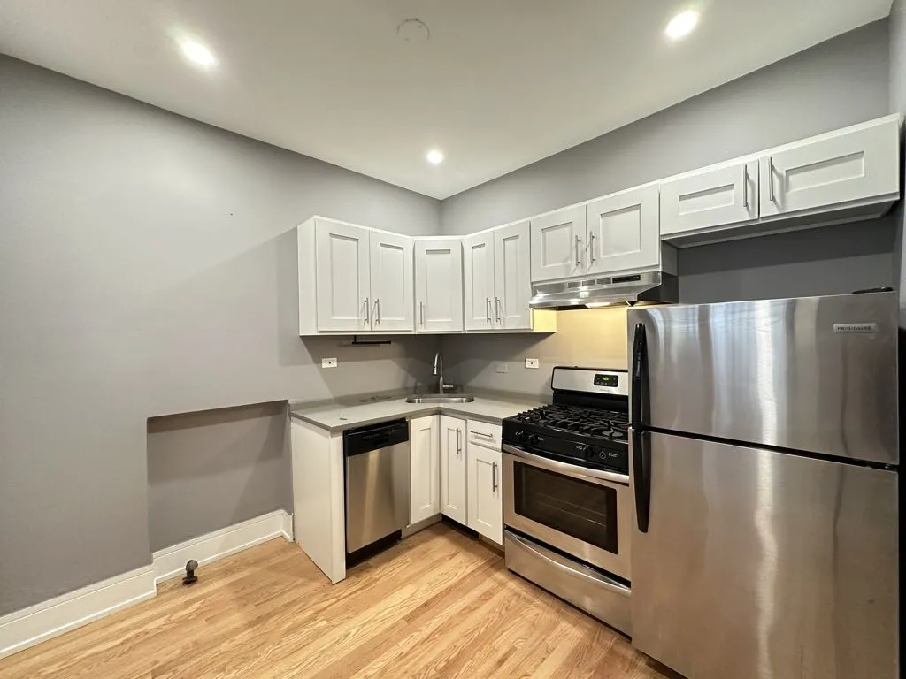 633 W Cornelia Ave, ,  60657, USA 60657-unit#1W-Chicago-IL