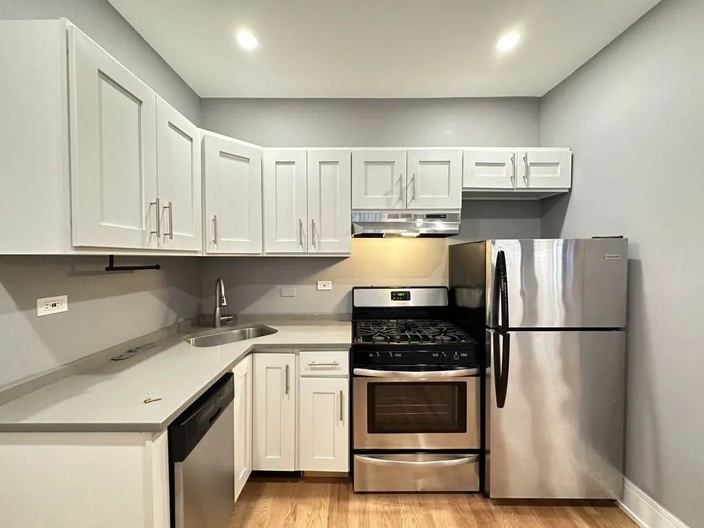 633 W Cornelia Ave, ,  60657, USA 60657-unit#1W-Chicago-IL