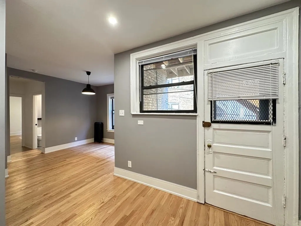 633 W Cornelia Ave, ,  60657, USA 60657-unit#1W-Chicago-IL