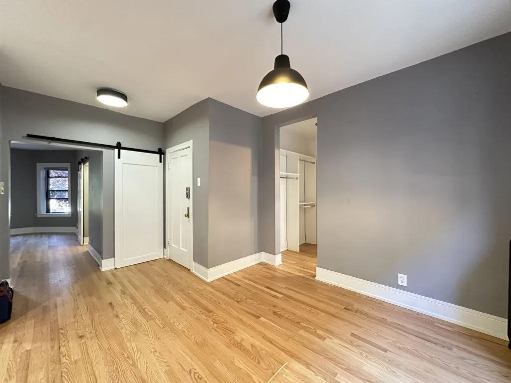 633 W Cornelia Ave, ,  60657, USA 60657-unit#1W-Chicago-IL