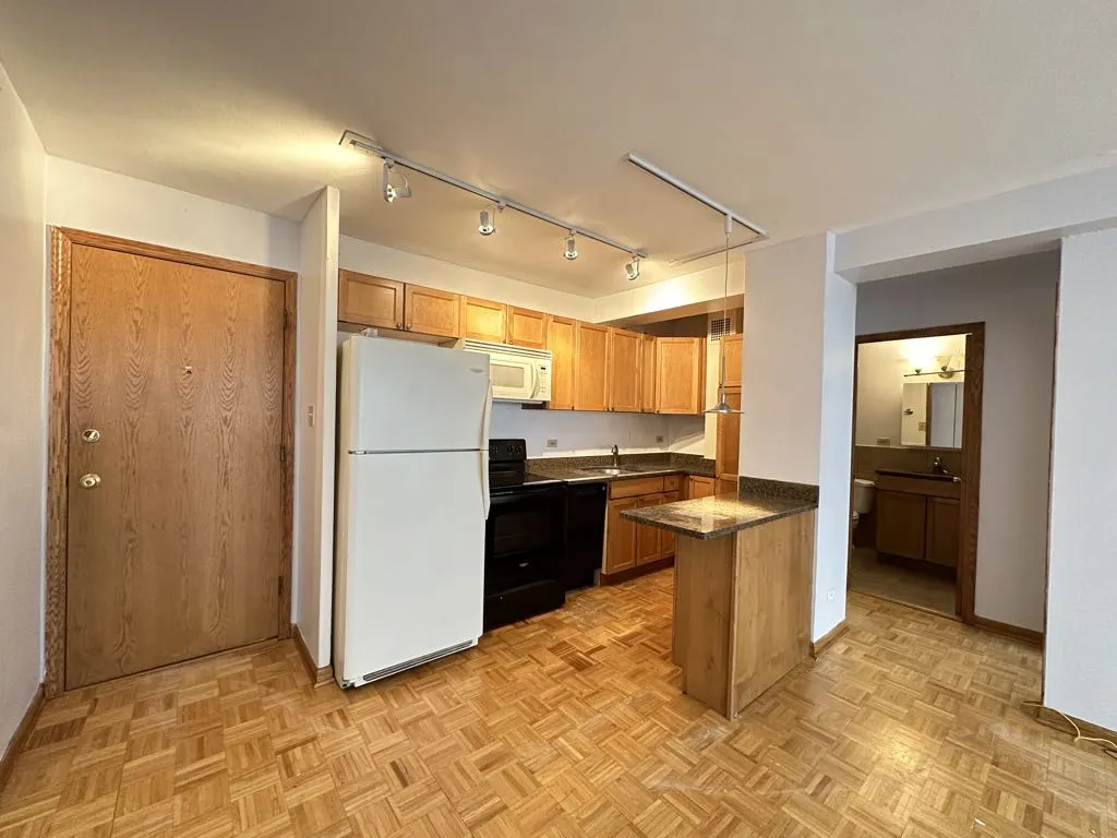 4180 N Marine Dr, , 60613, USA 60613-unit#902-Chicago-IL