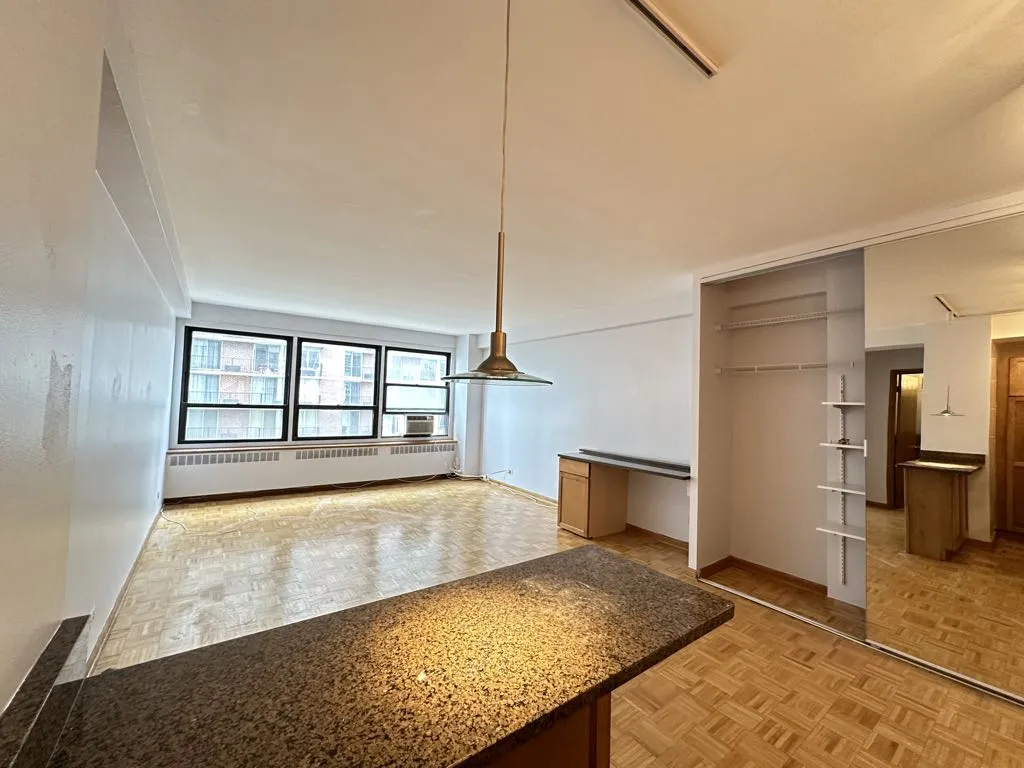 4180 N Marine Dr, ,  60613, USA 60613-unit#902-Chicago-IL