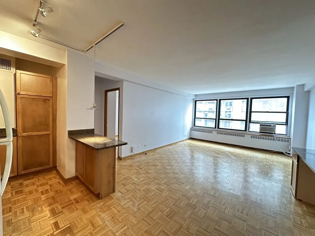 4180 N Marine Dr, , 60613, USA 60613-unit#902-Chicago-IL